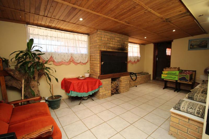 4 Bedroom Property for Sale in Newclair Western Cape